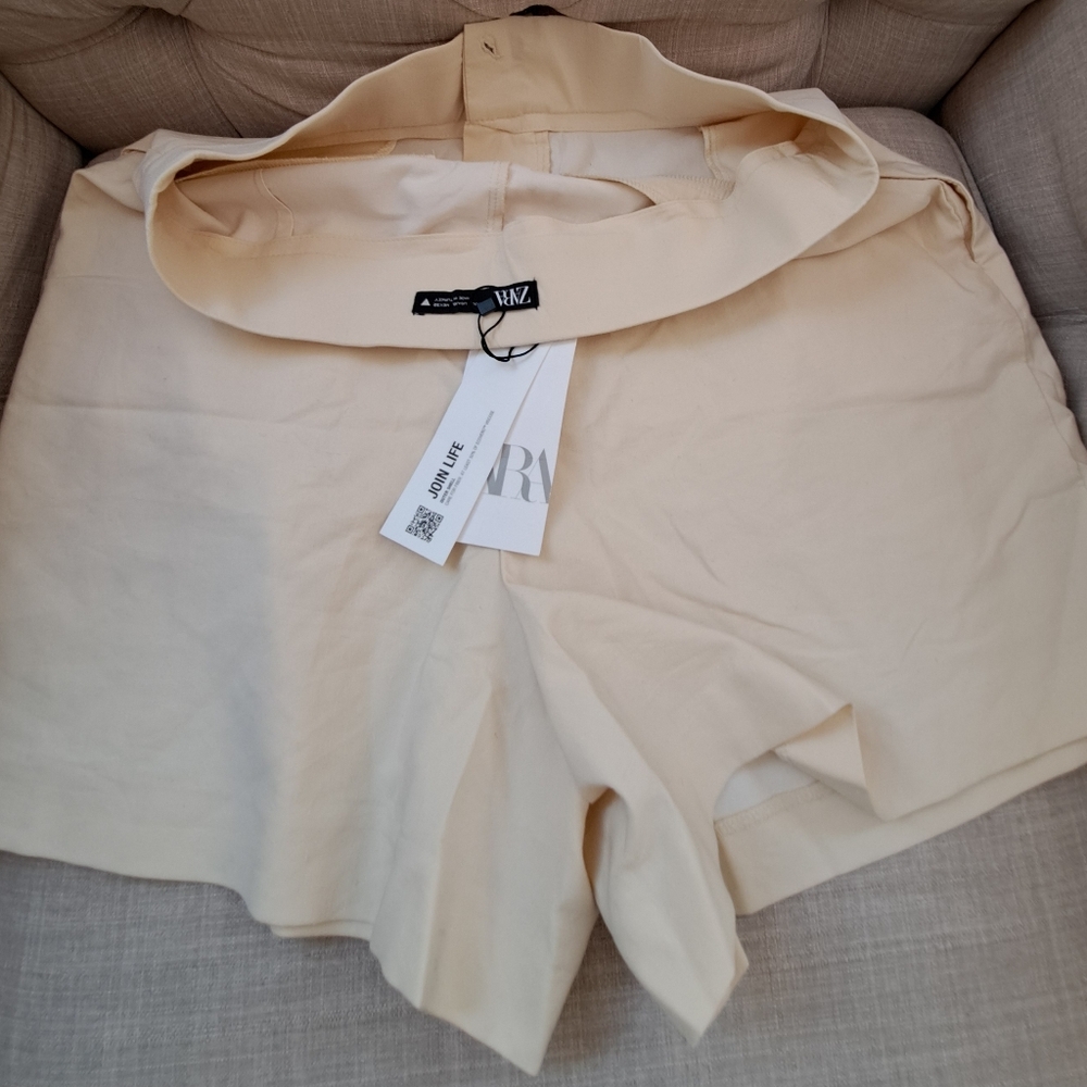 Zara Beige Casual Shorts